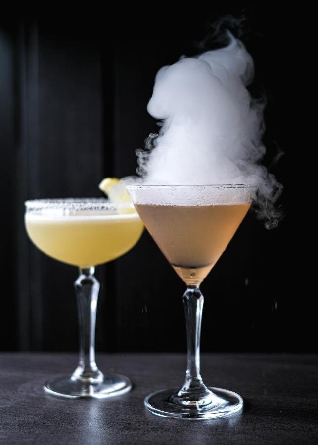 The Mayfair Christchurch Esterno foto A dry ice cocktail